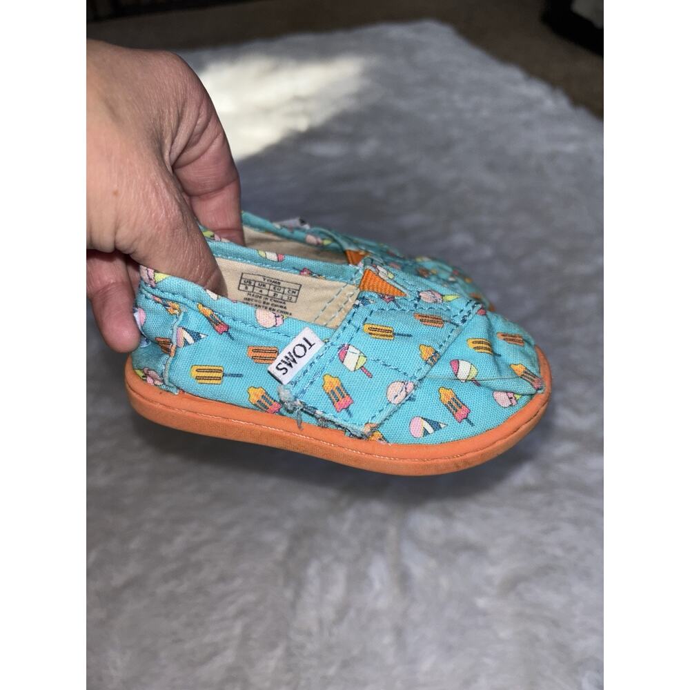 Toms Toddler Girl Sz. 5 Ice Cream Theme Classic Shoes. Adorable